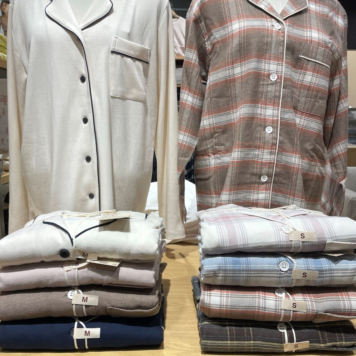 無印良品／XL／脇に縫い目のない／ピンクチェックとブルー2点フランネルパジャマ 新潟河渡新町】新商品！フランネルパジャマのご紹介｜ 無印良品
